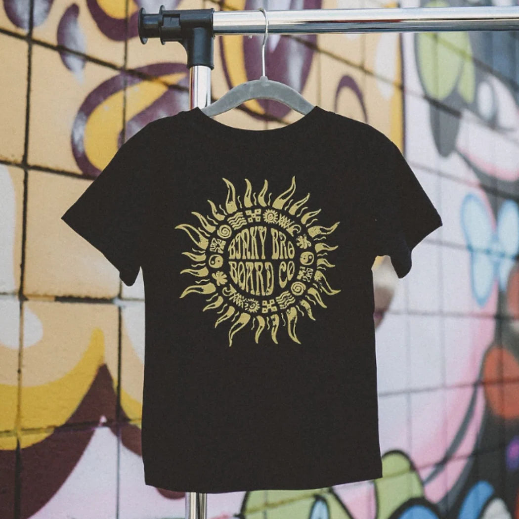 Coastal Glow Graphic Tee - Black