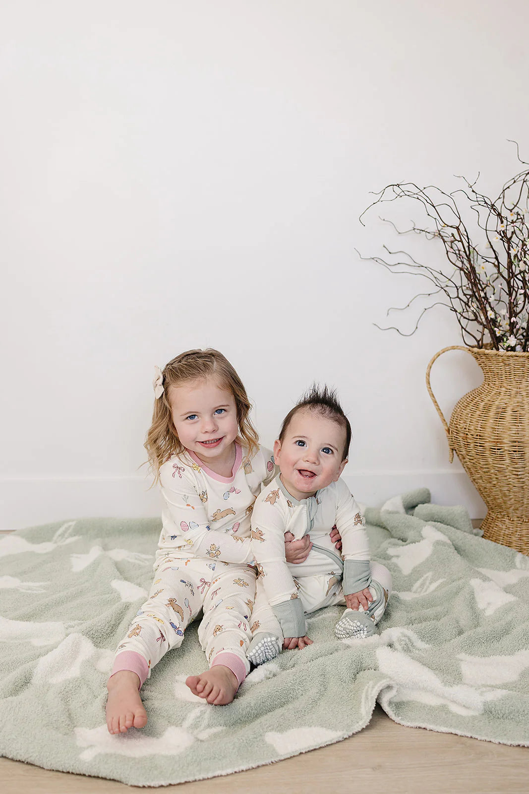 Bunny Ribbed Bamboo Zipper